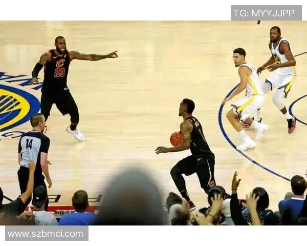 詹姆斯挑战足球明星精彩视频回顾与幕后花絮揭秘